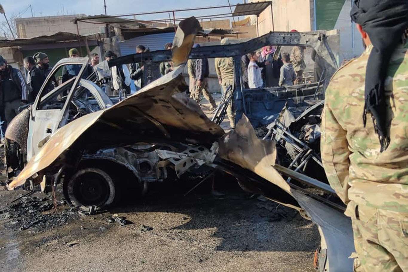 3 civilians killed and 9 others injured in a car bomb attack in northern Syria